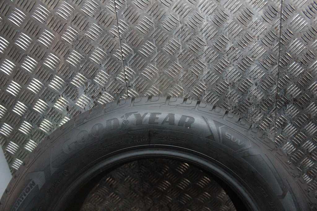 V215/65/17 Goodyear Ultra Grip Performnce SUV 215/65 R17 99V