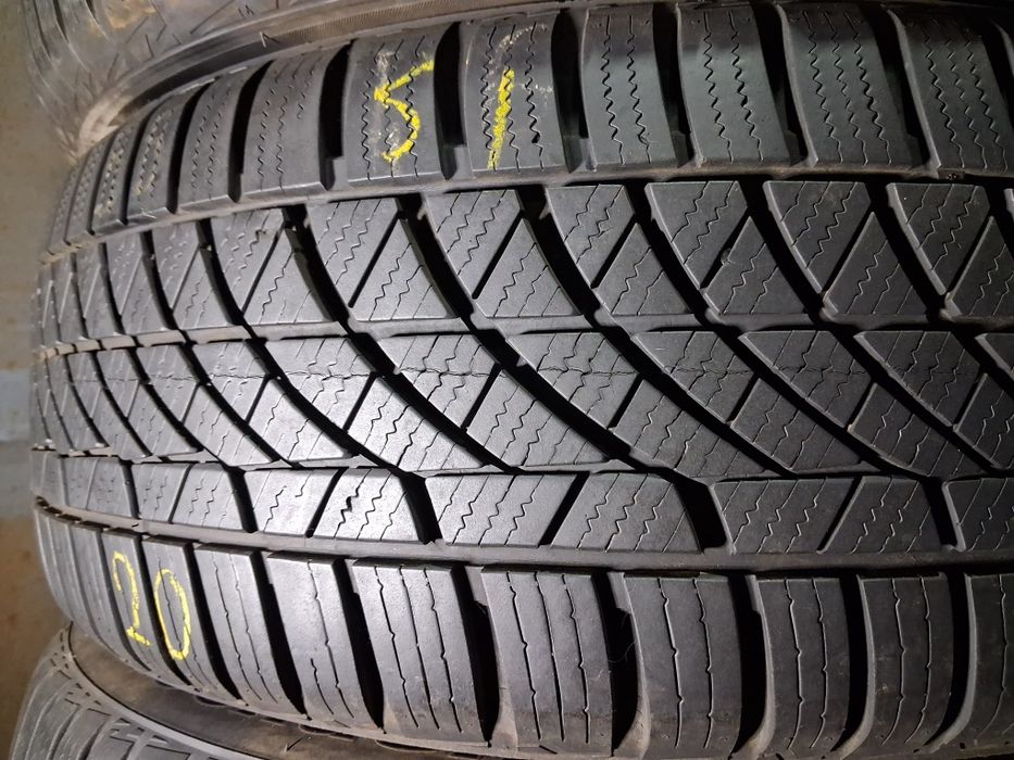 Шини  225/50 17 Hankook Kinergy 4S всесезоннi комплект