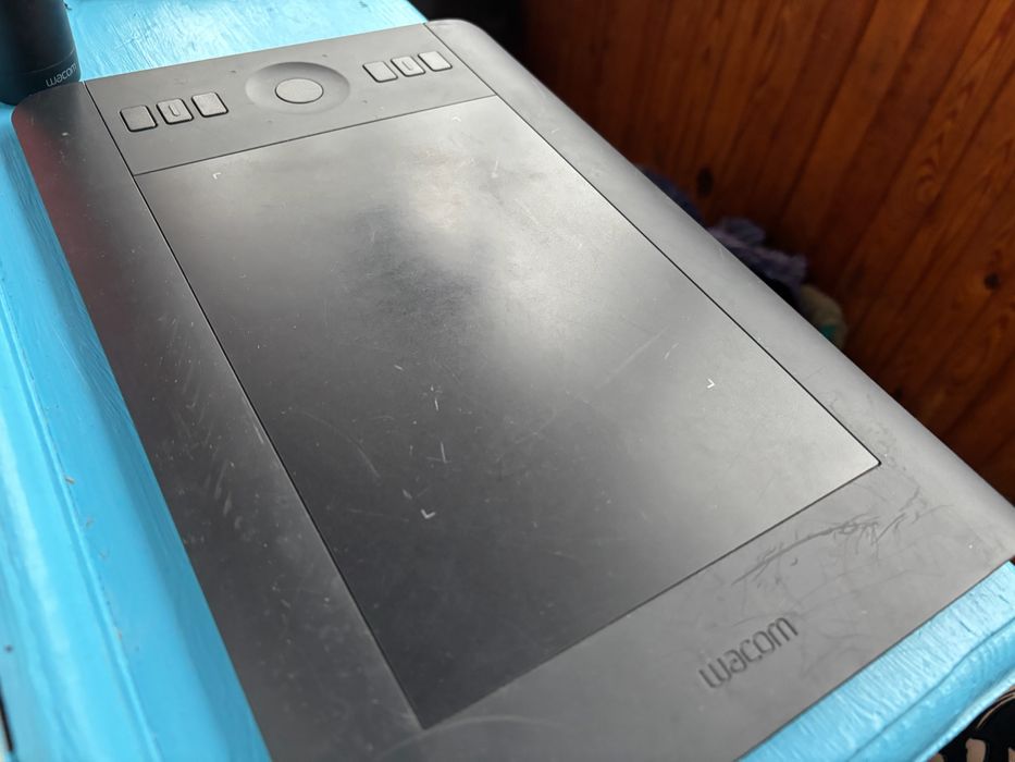 Wacom Intuos pro M планшет, стилус, підставка, коробка