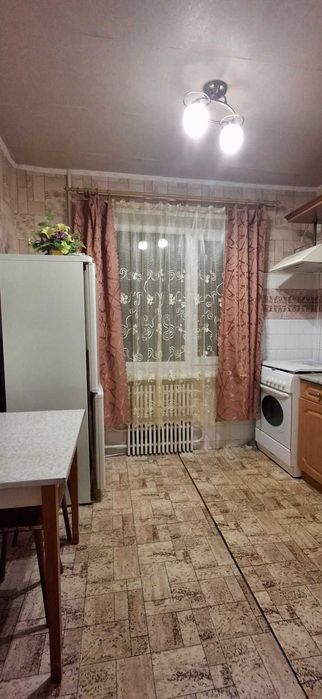 Продам 3х кім.квартиру з меблями та технікою 3мкрн  б. Героїв 2 поверх