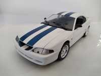 Ford Mustang 94' Skala 1:18 Uniwersal hobbies