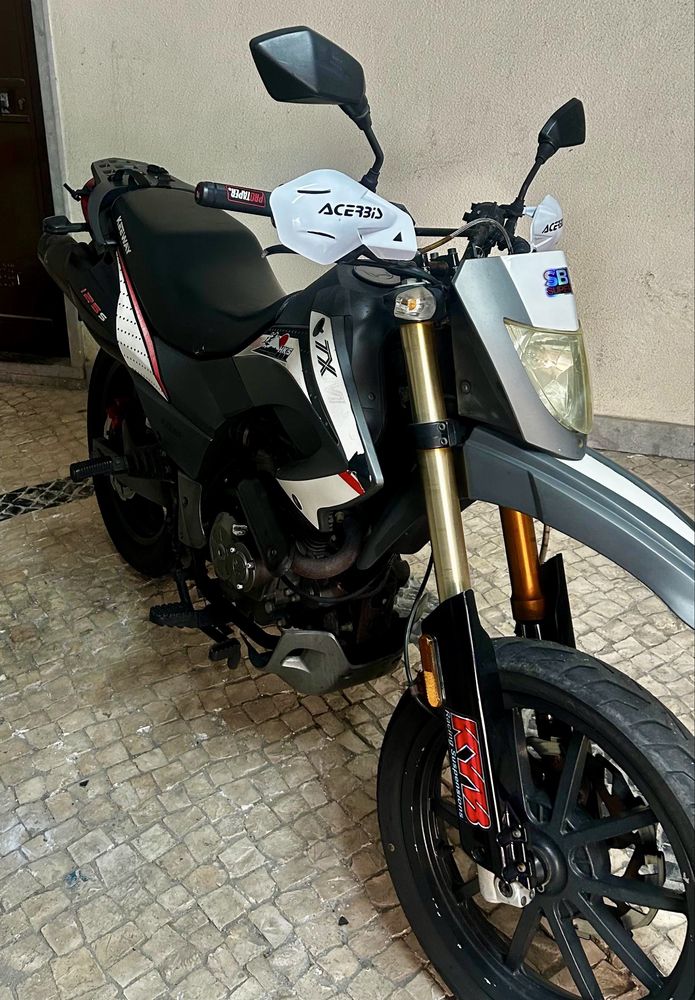 Keeway TX125 Supermotard, em excelente condição