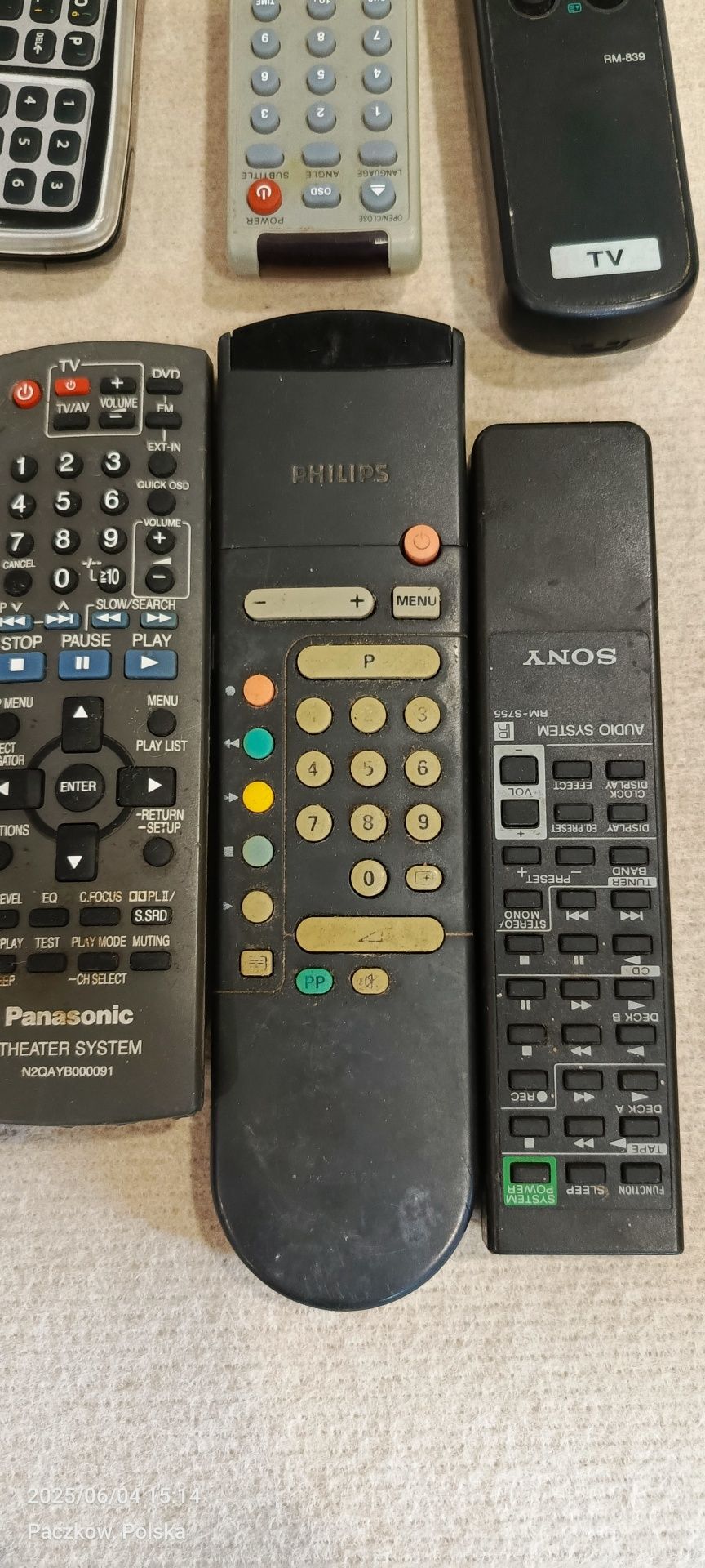 Piloty do telewizora i dekodera
