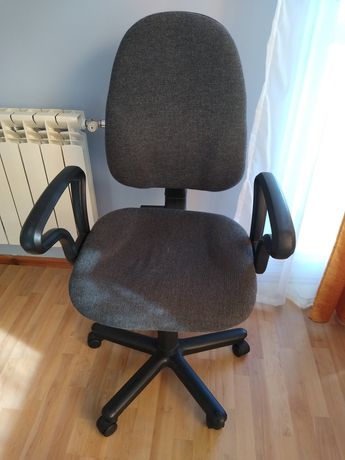 Krzesło obrotowe biurowe regulowane