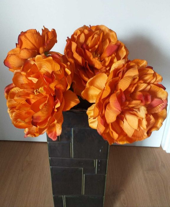 Flores artificiais laranja em tecido Area. Nunca usadas (5)