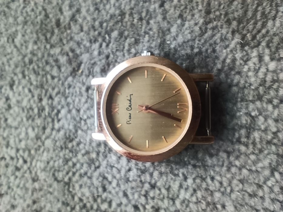 Продам часи.  womens