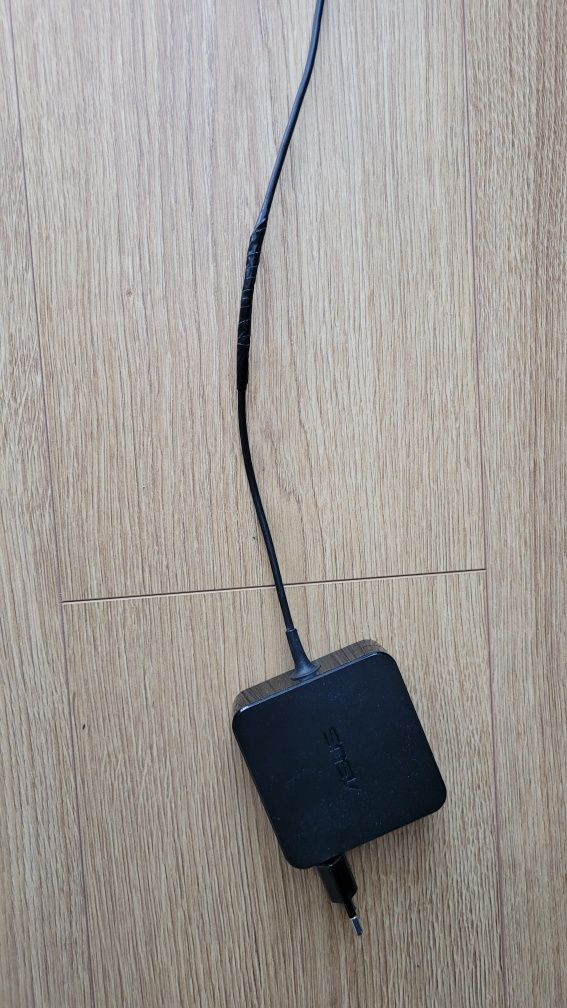 Laptop Asus R556L bez dysku