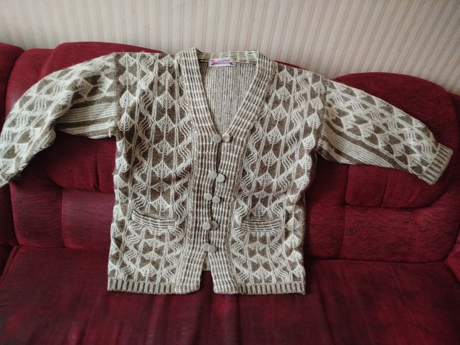 Кофта жіноча шерстяна. В'язана кофта. Жіночий одяг.