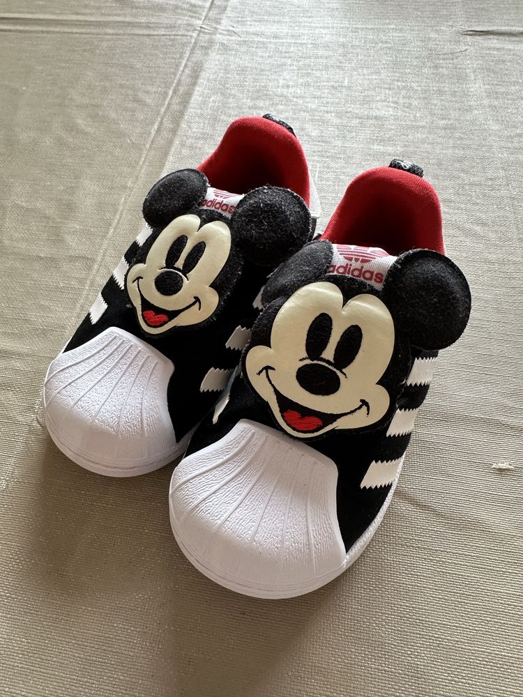 Ténis Adidas Mickey