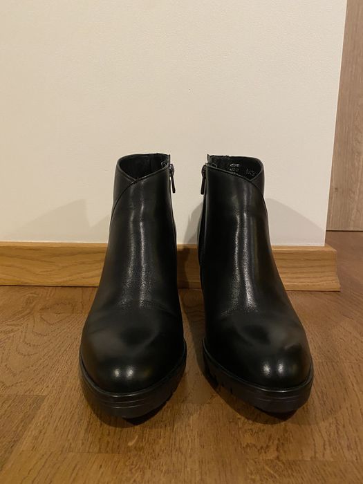Skórzane czarne botki Wojas 40