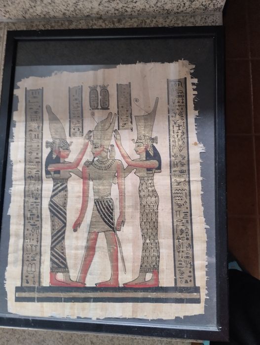 Papiro com gravura egípcio
