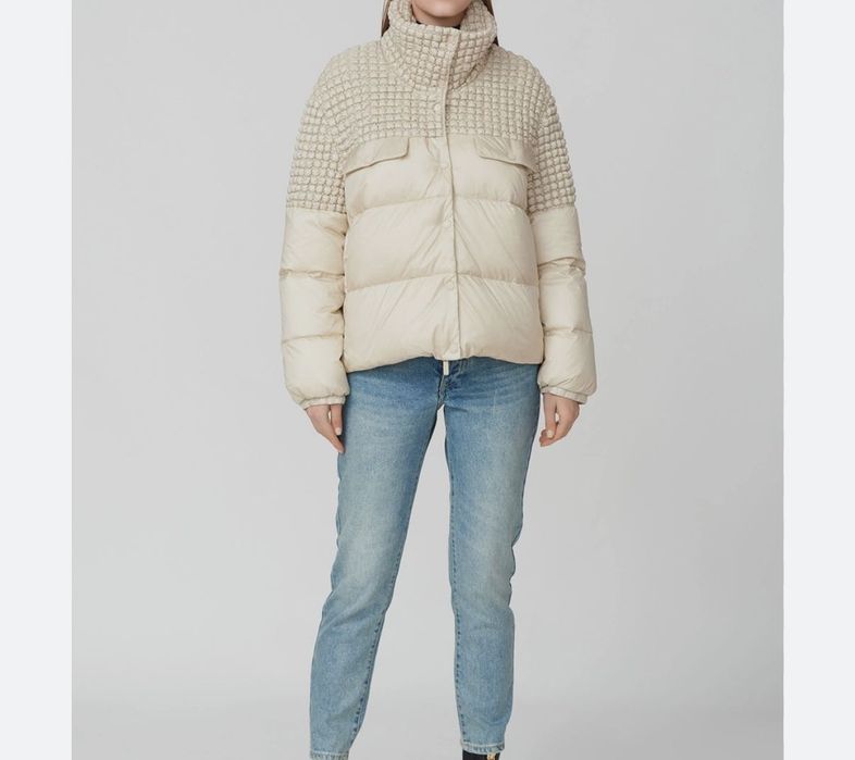 Жіночий пуховик Vicolo