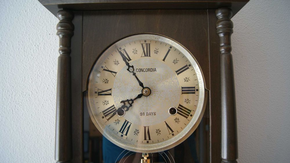 347 Zegar wiszący mechaniczny Concordia koreański