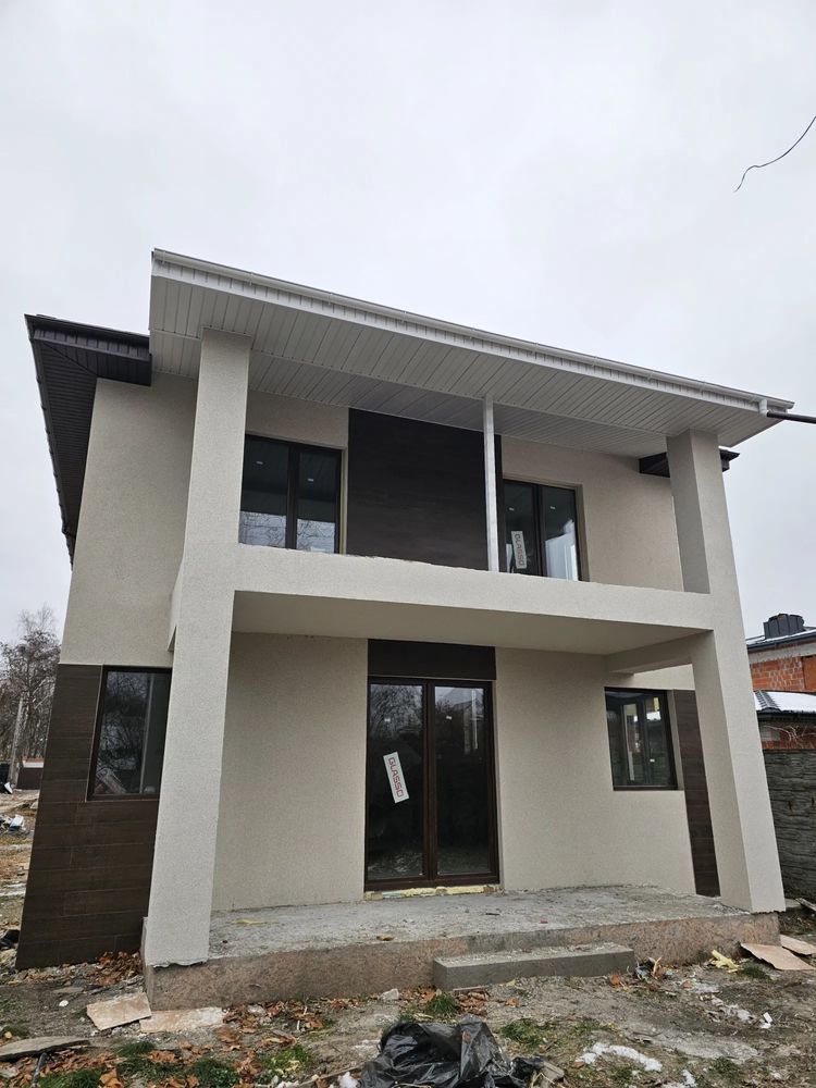 Продаж двох будинків в Козин, біля козинки