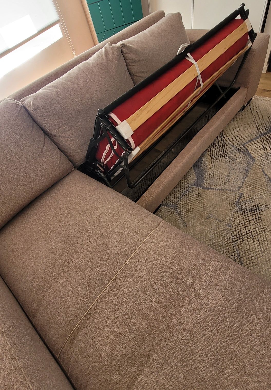 Sofá Chaise Long c/ cama e arrumação