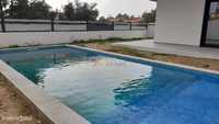 Moradia T5 térrea (A) de luxo com piscina em Azeitão