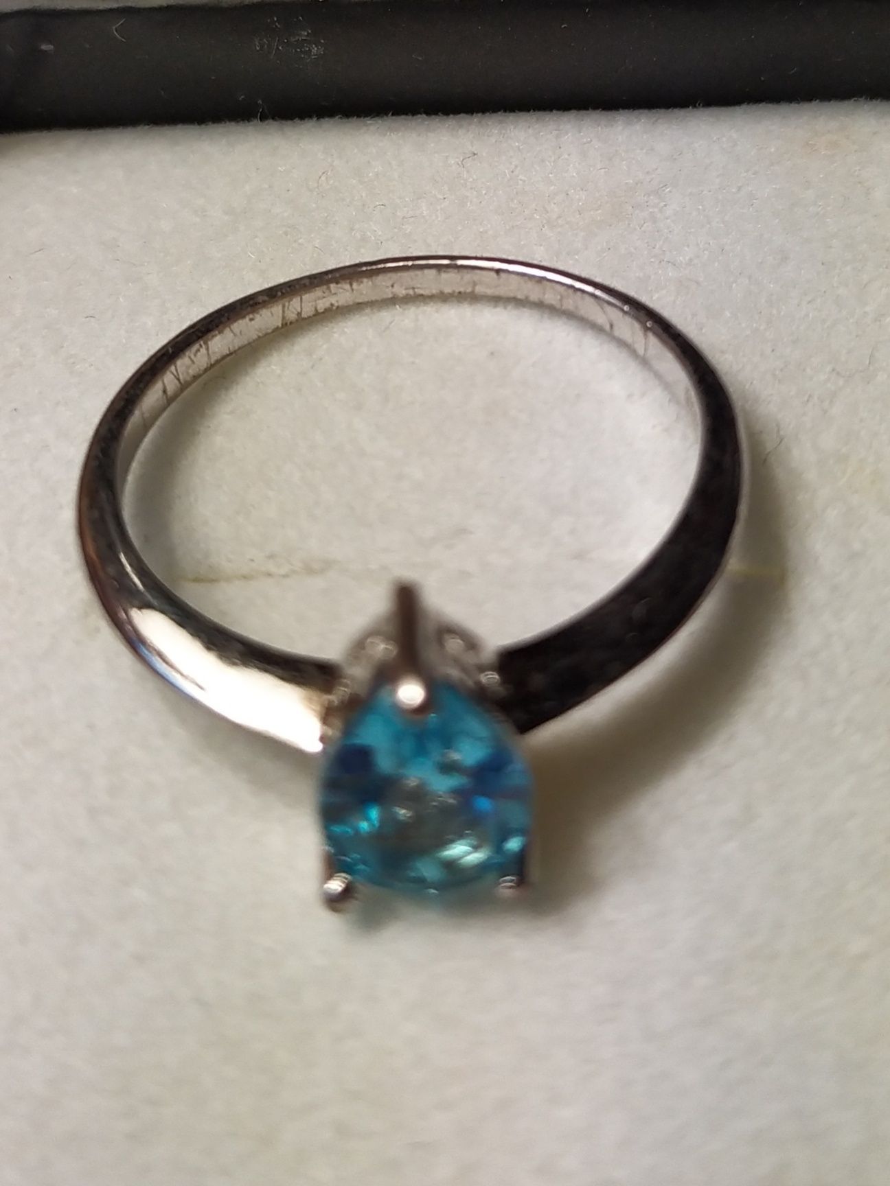 Серебряное кольцо с топазом.