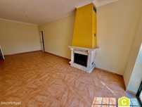Apartamento T2 completamente remodelado e pronto a habitar - Lourinhã