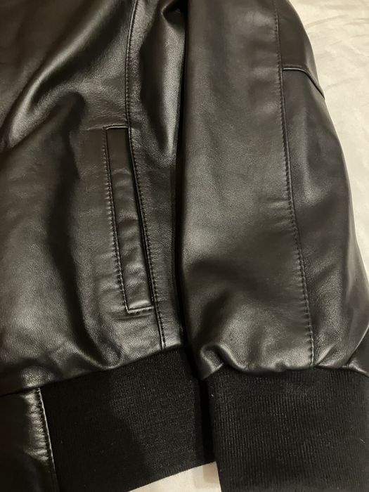 Мужской кожаный бомбер