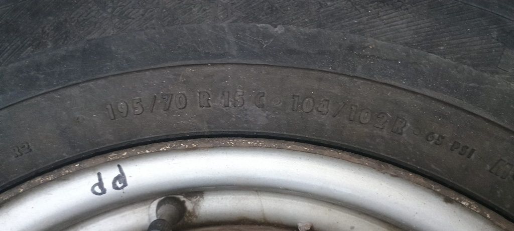 Opony z felgami  Barum zimowe 195/70 R 15 C