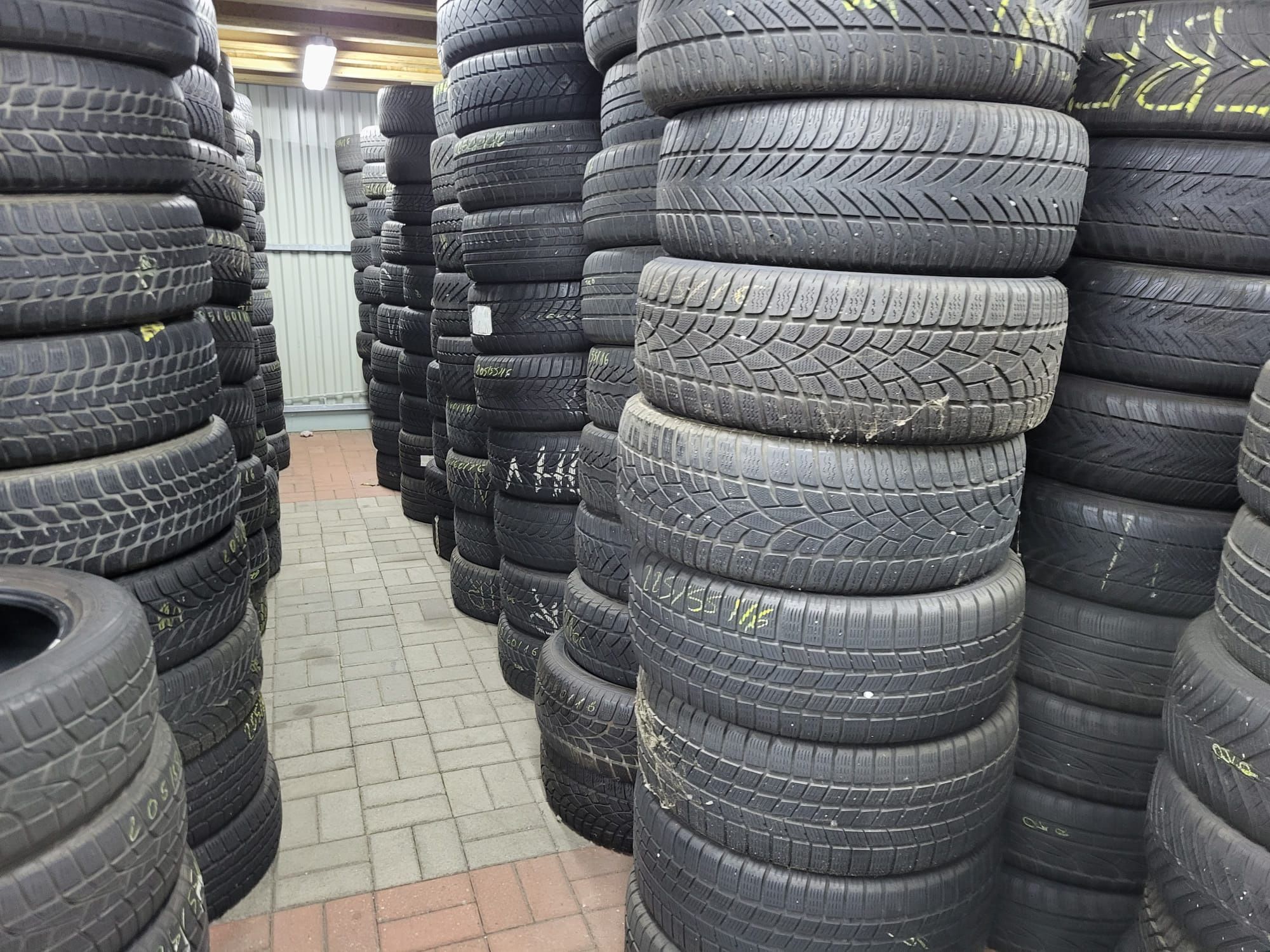 Opony 225/75 r16c