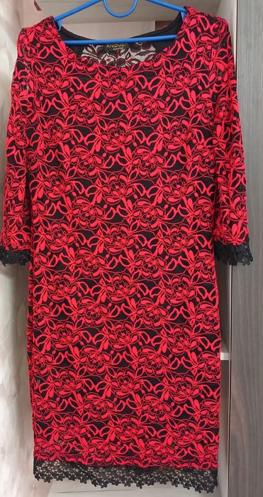 Платье гипюр ,футляр .