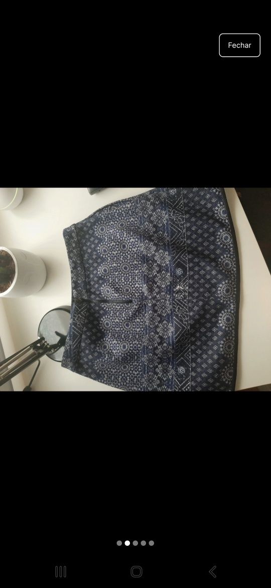 Saia curta azul mulher