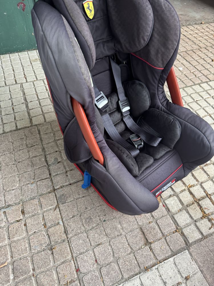 Cadeira Bebé Criança Auto Ferrari Grupo 0, 1 e 2