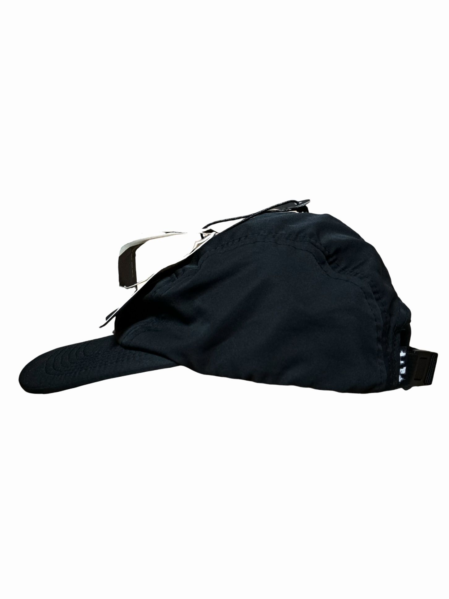Czapka TATE Gallery x Pull & Bear kolaboracja retro vintage nike 90s