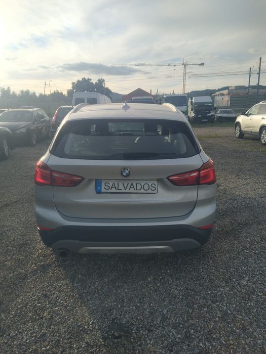 BMW X1  2.0 D queimado