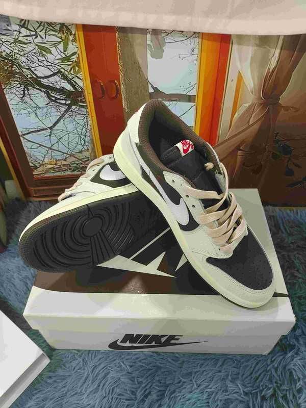 Jordan 1 Retro Low OG SP Travis Scott Reverse Mocha  R.39