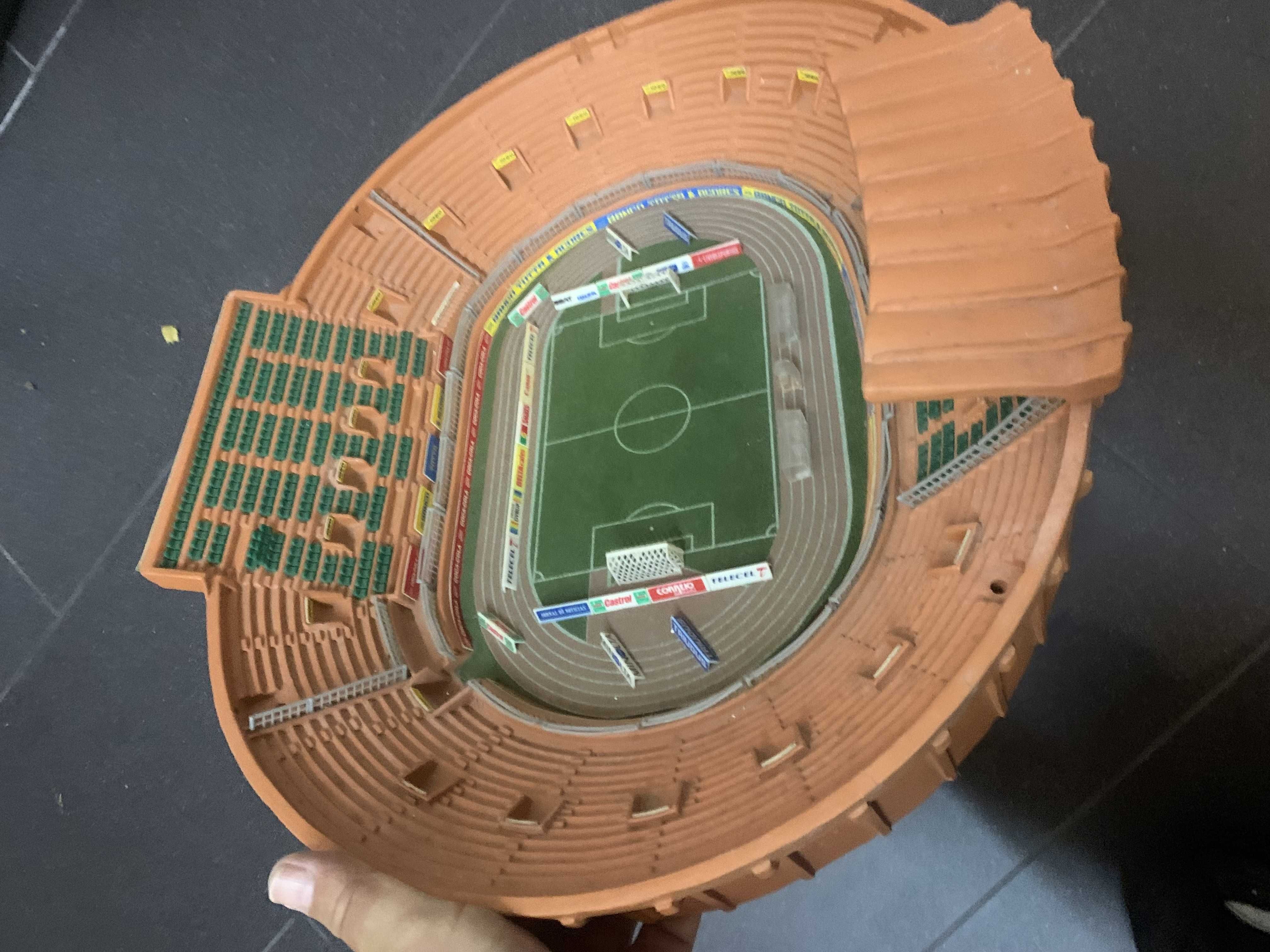 Estádio de Alvalade em barro