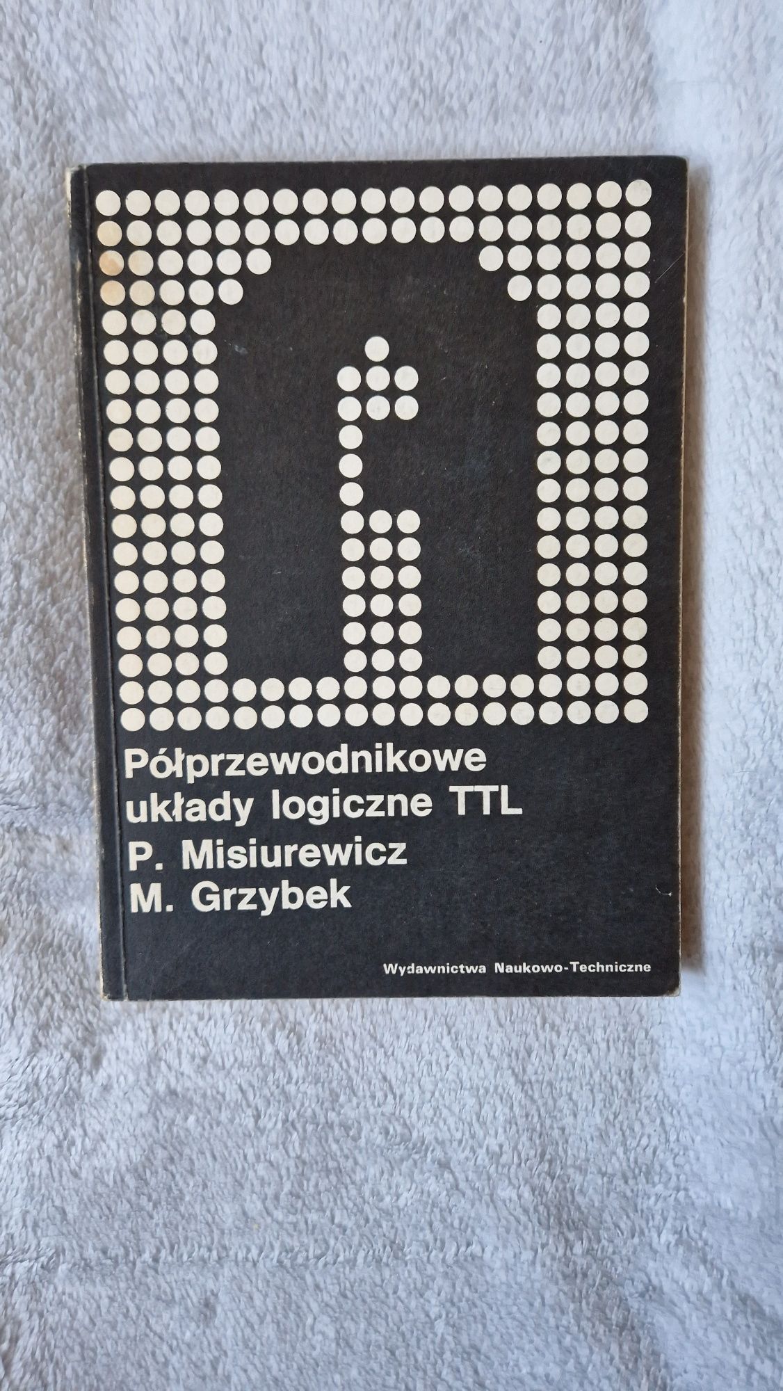 Półprzewodnikowe układy logiczne TTL