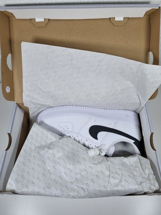 Nike Air Force 1 Branco e Preto