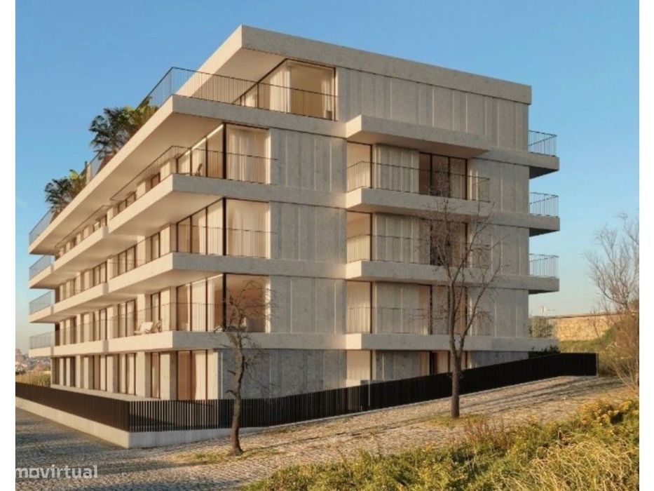 Magnifico Apartamento T3 com 2 lugares de estacionamento e 2 varandas.