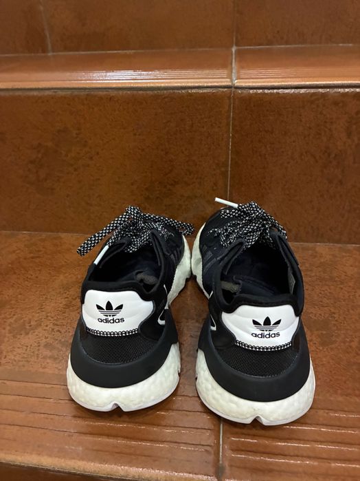 Sapatilhas adidas como novas