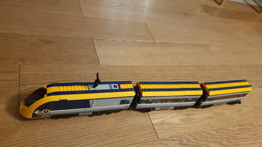 Lego pociąg 60197