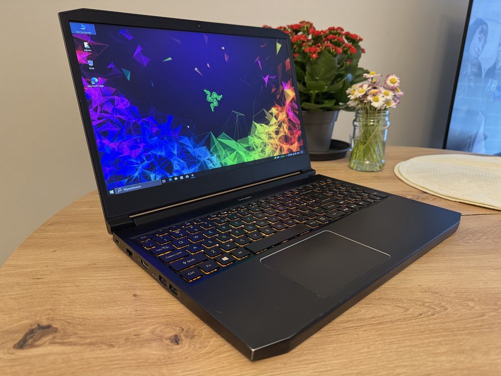 Laptop Acer Nitro ConceptD 7 Intel I7-9750H/Nvidia/256Gb ssd/8GB RAM