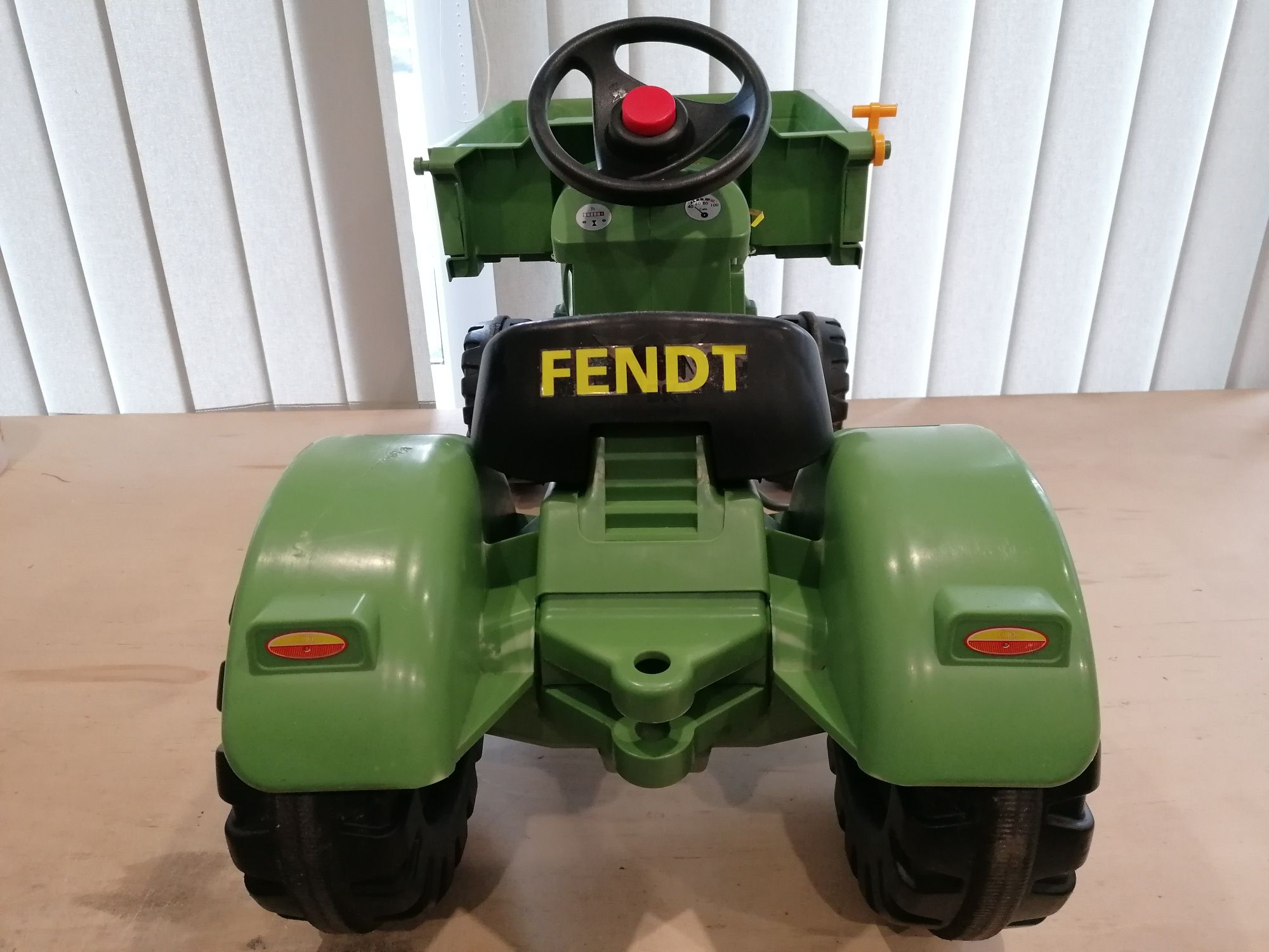 Traktor na pedały auto ciągnik Fendt dla dziecka