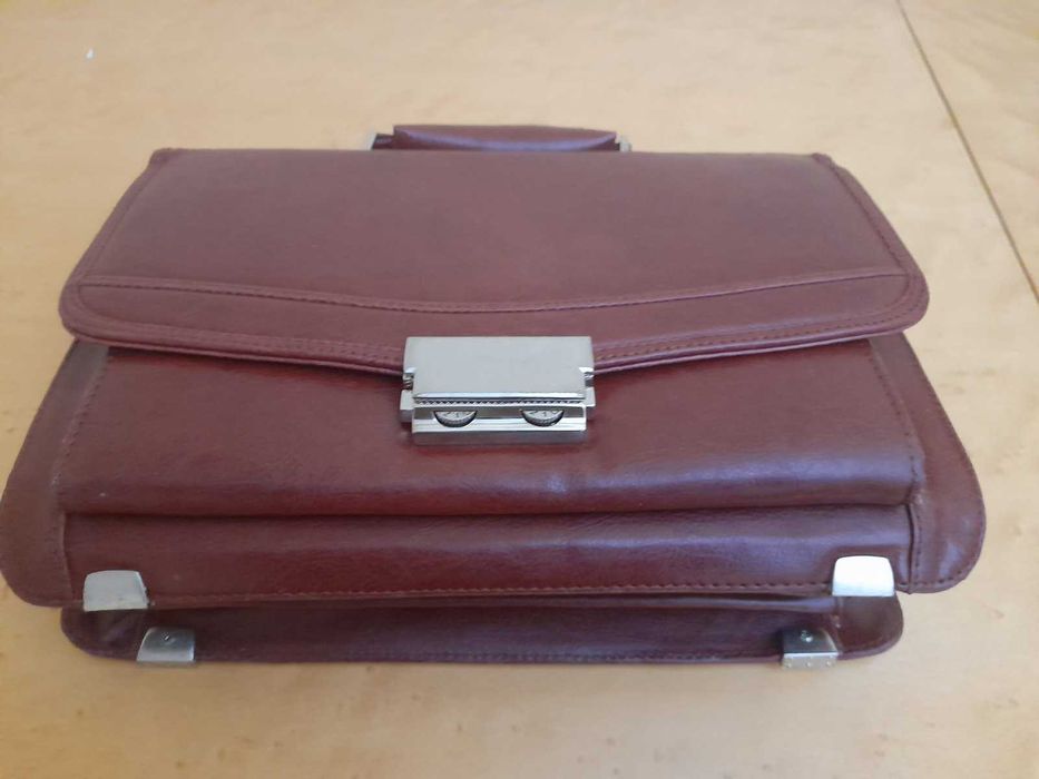 Барсетка шкіряна чоловіча.