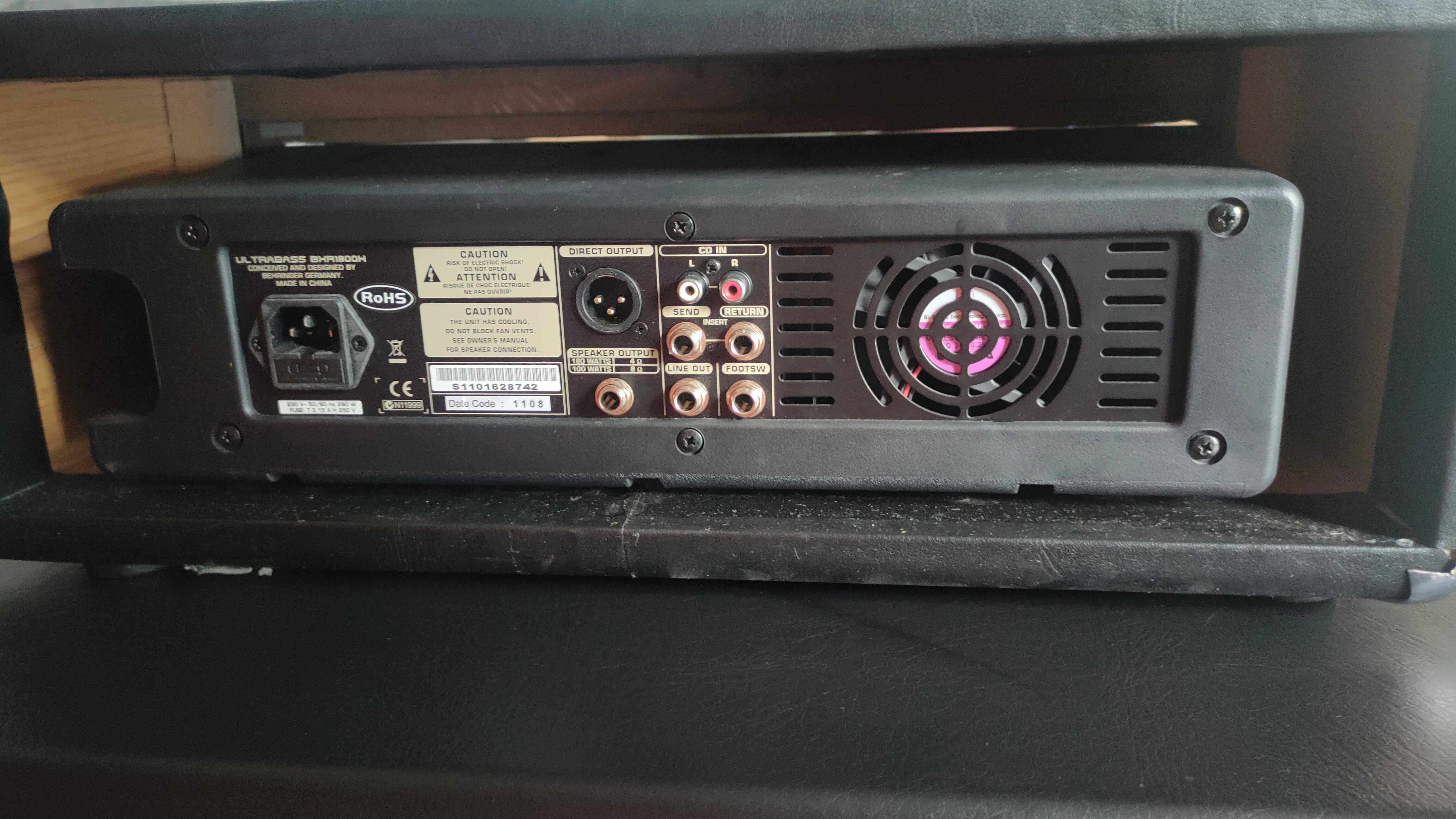 Wzmacniacz basowy BEHRINGER 180 ULTRABASSm (ogłoszenie grzecznościowe)