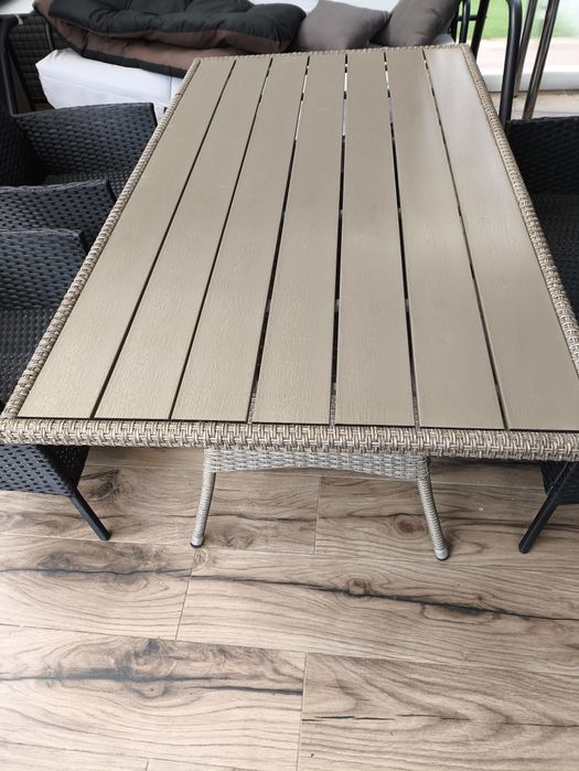 Zestaw mebli ogrodowych rattanowy 4 osobowy  i stół