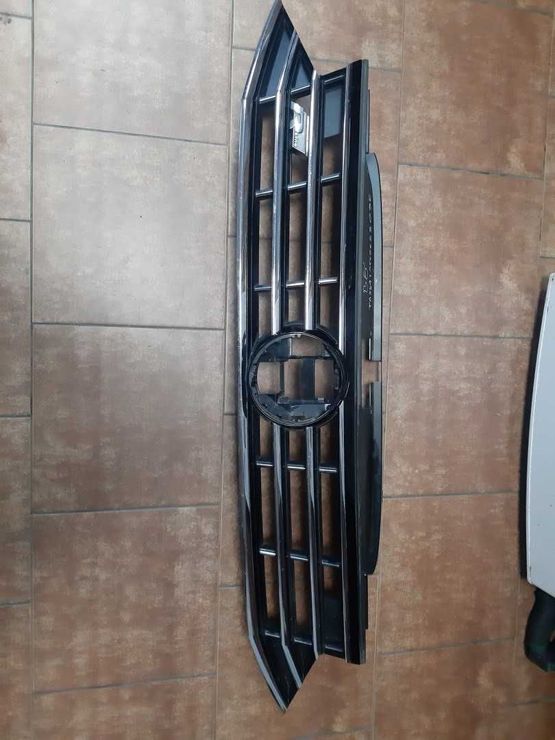 VW Passat B8 R-line Lift atrapa grill