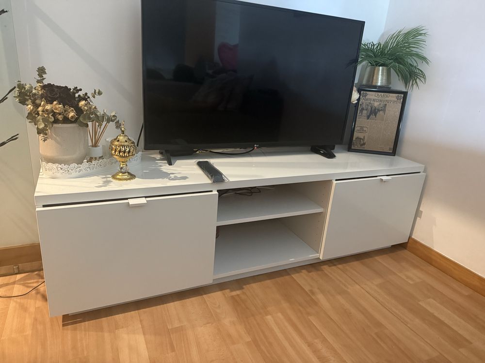Movel TV Ikea branco