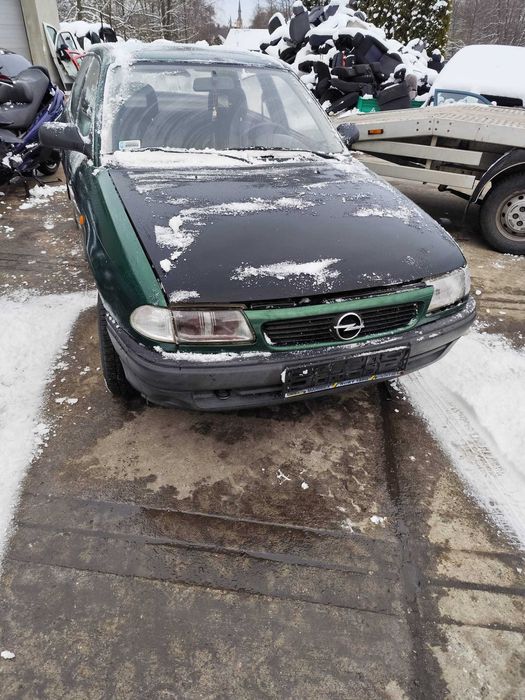 Posiadam czesci opel astra f  sedan  1.4  8v