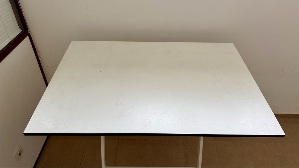 Estirador branco como novo