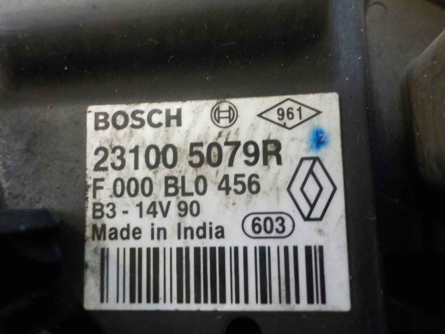 DACIA SANDERO 0.9 TCE TURBO 15r 90KM H4B400 alternator 231005079R