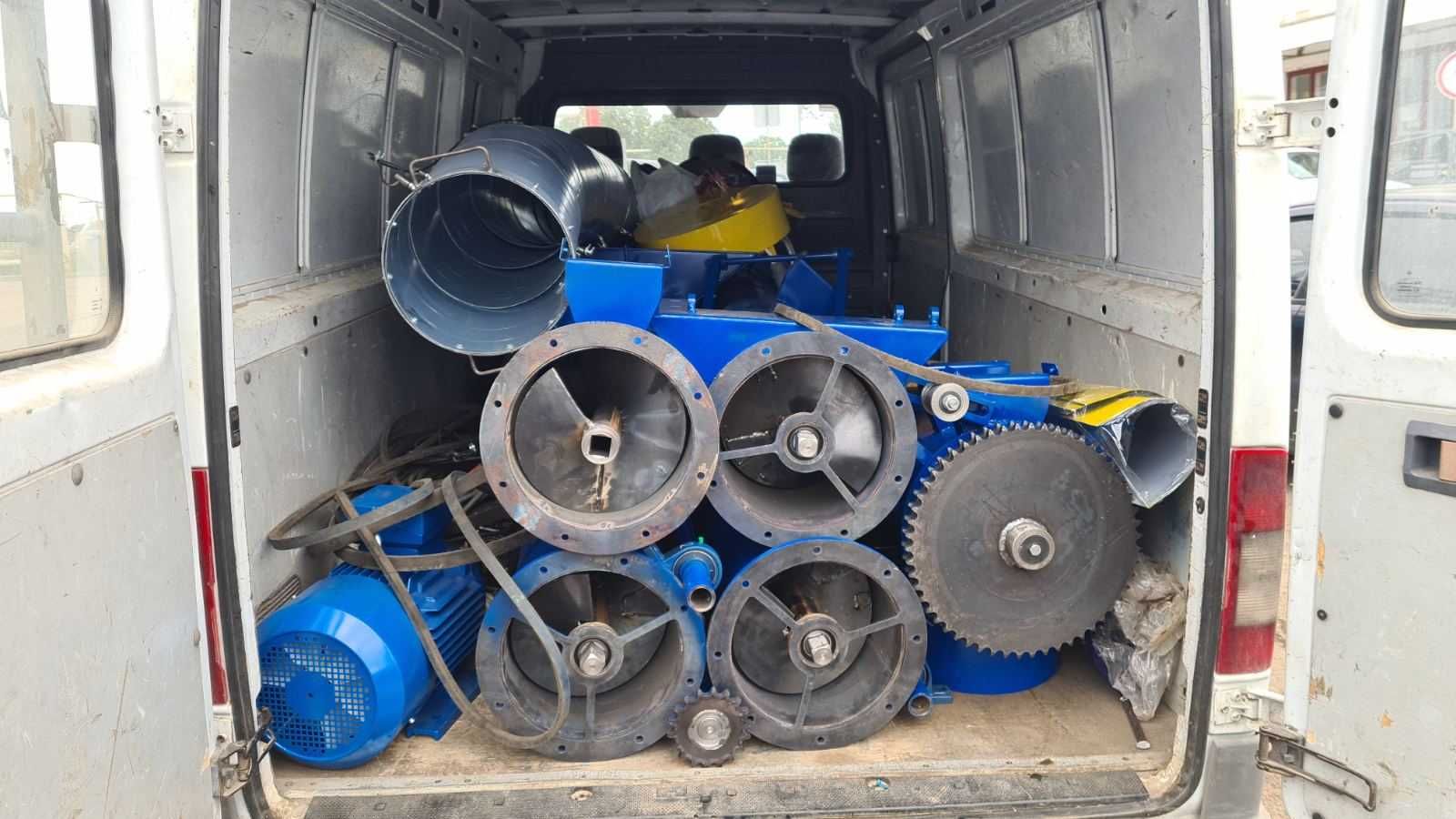 Погрузчик для загрузки зерна в баржи и вагоны 120-180 тонн в час