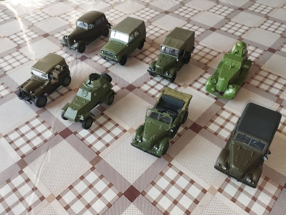 Колекційні машинки у масштабі 1/43