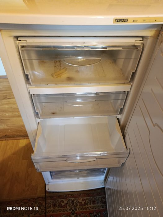 Продам морозилку Атлант